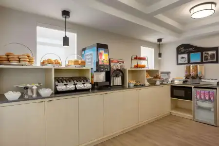 Days Inn Toronto West Mississauga - 8