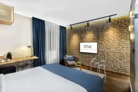 One Luxury Suites - 72