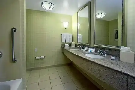 Hilton Garden Inn Sonoma County Airport - 70