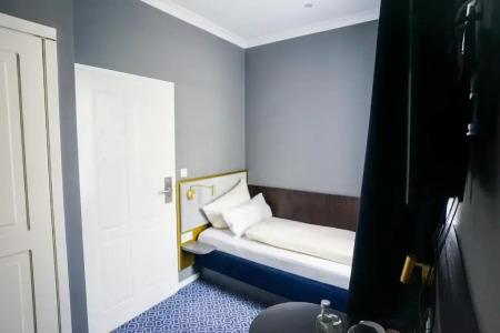 am Schloss Biebrich - 22