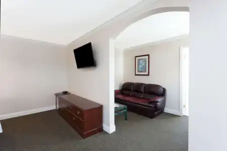 Knights Inn Downtown Los Angeles - 10