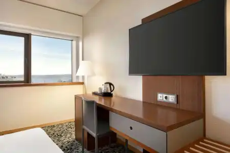 Ramada by Wyndham Lisbon - 6