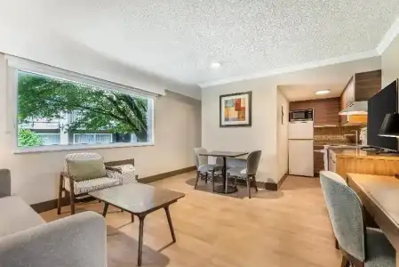 Best Western Plus Burnaby - 65