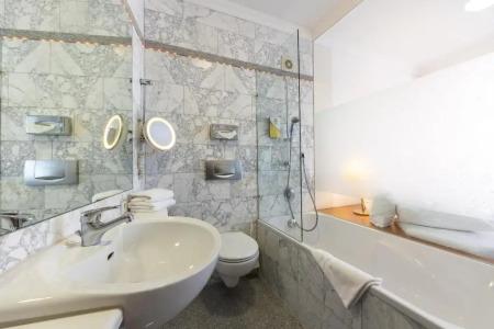 AAAAwelt Kübler - 53