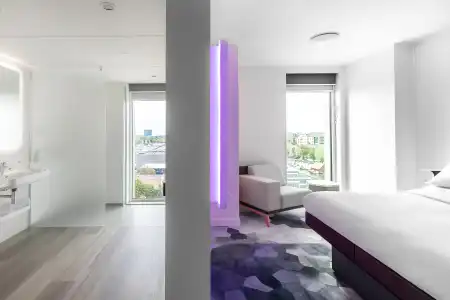 YOTEL Edinburgh - 3