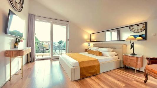 Refresh Boutique Apartments - 86