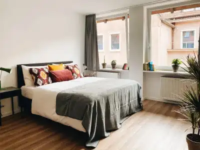 Melter & Apartments - a Neighborhood - 23