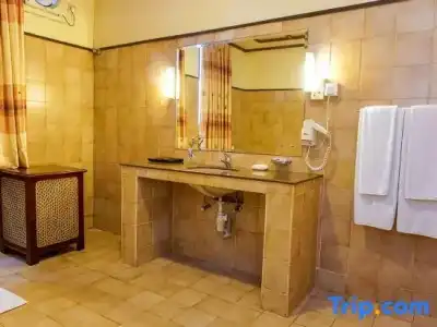 Grand Oriental - 16