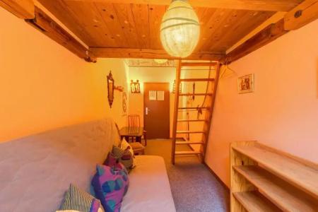 Lollis Homestay - Hostel - 76