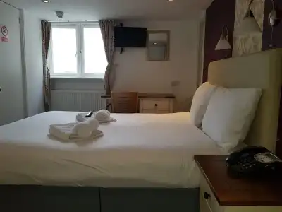 Atlantic Seafront Guest Accommodation - 4