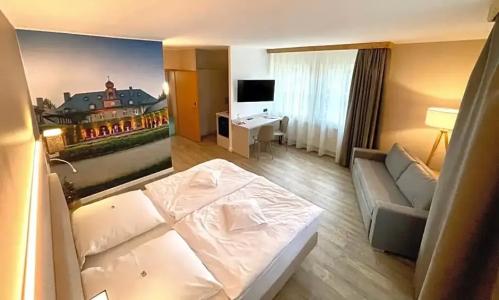 & Restaurant Bergfried - 42