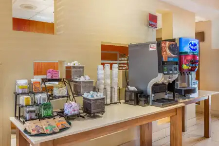 Best Western Plus Scottsdale Thunderbird Suites - 49