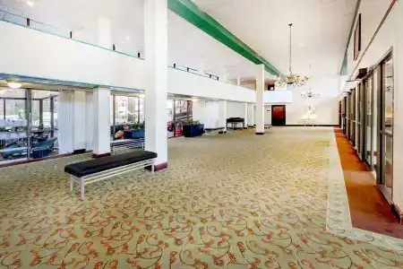 Ramada Lansing and Conference Center - 12