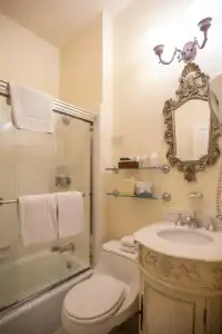 Washington Square Inn - 89