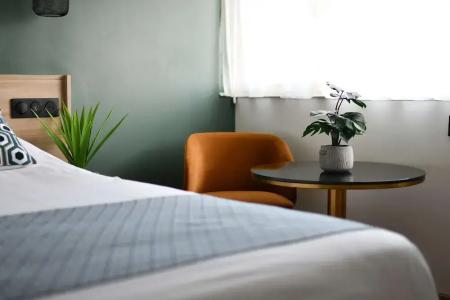 Campanile Chartres - 77