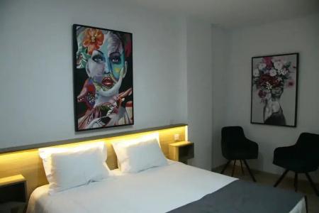 Larnaca Bay Suites - 56