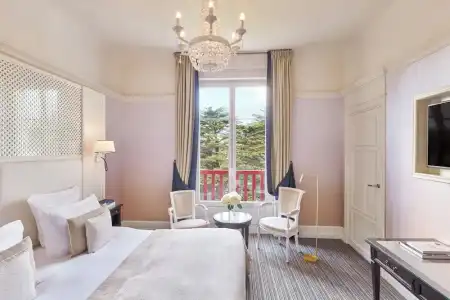 Hôtel Barrière l'Hermitage - 75