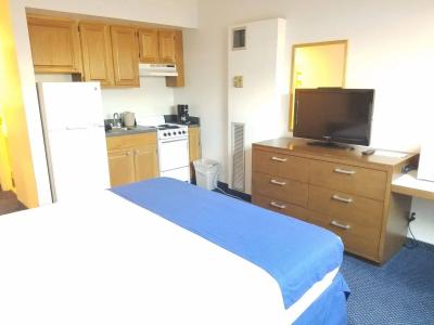 The Constitution Inn - 17