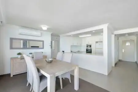 ULTIQA Beach Haven At Broadbeach - 240