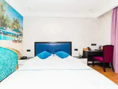 Longchen Holiday Inn (Shanghai Ruijin Hospital Yongjia Road Branch) - 4