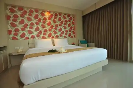 Chalong Beach Front Residence - 24