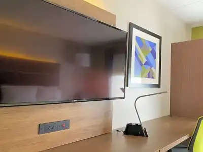 Holiday Inn Express & Suites Fort Wayne by IHG - 67