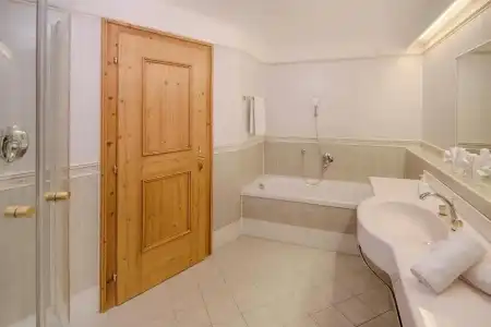 Majestic – Unique Spa Resort - 33