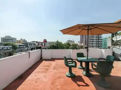 Oyo 473 Victoria Palace Lk - 18