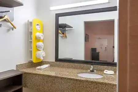 Motel 6 Houston, TX - East - 41