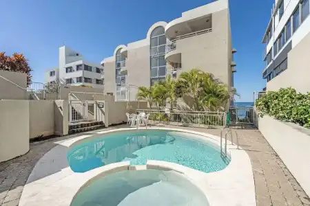 Rolling Surf Resort - 363