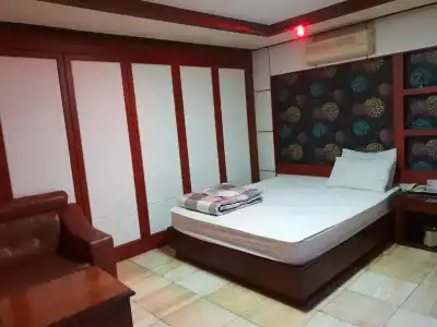 Plus Motel - 37