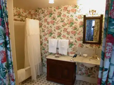 Martine Inn - 49