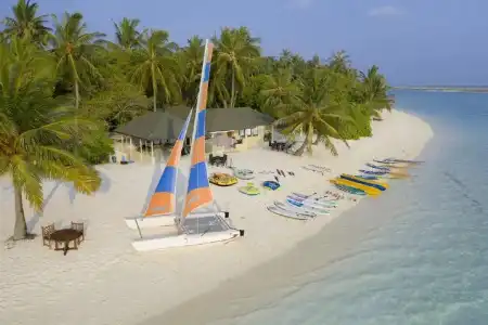 Holiday Island Resort & Spa - 19