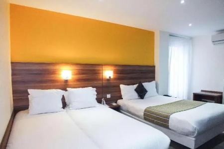 Cecil Metz Gare - 18