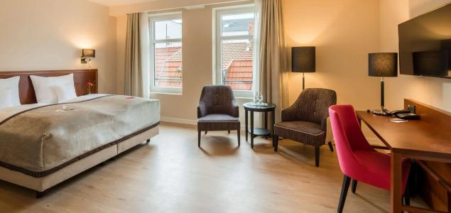 Best Western Plus Excelsior - 52