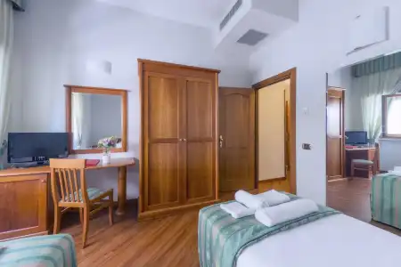 Astura Palace - 11