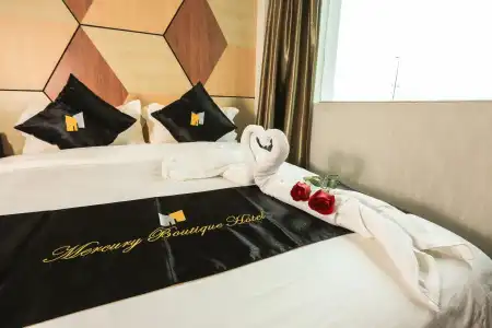 Mercury Boutique - 5