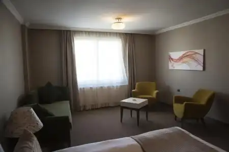 Royal Milano - 12