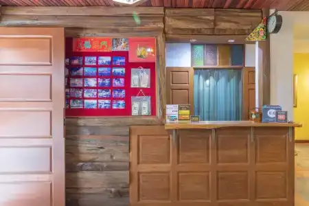 Banthat Thong Hostel - 1