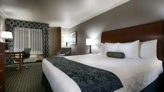 Best Western Plus Marina Shores - 57