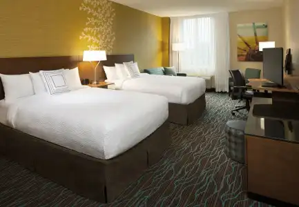 Fairfield Inn & Suites by Marriott Calgary Downtown - 4