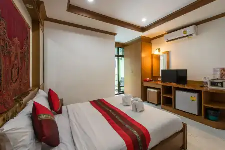 Magnific Patong - 50