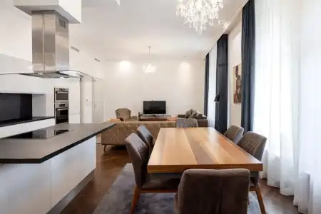 Luxury Style Apartments - 108