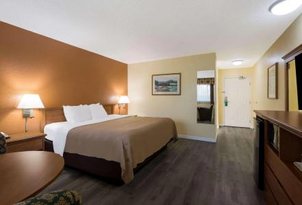 Quality Inn & Suites Medford Airport - 37