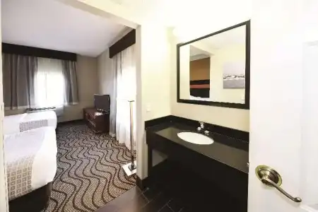 La Quinta Inn by Wyndham Sandusky near Cedar Point - 32