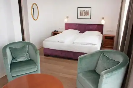 Bayerischer Hof - 57