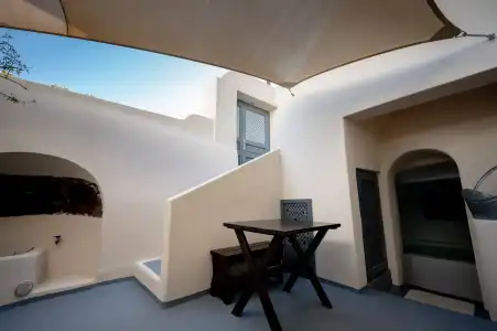 Lotza Studios - 200