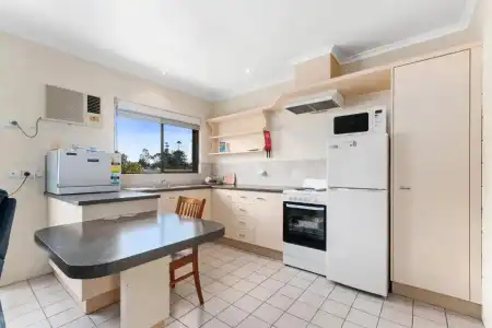 Allambi Holiday Apartments - 24