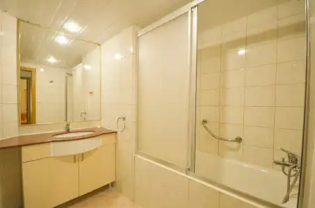 Select Suite & Apart - 18