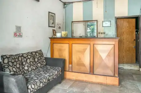 RedDoorz near Plaza Senayan - 1